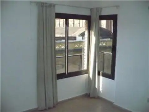 9 De Julio 1075 , Piso 5