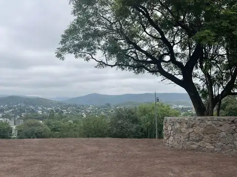 Casa en Venta con 4 cocheras