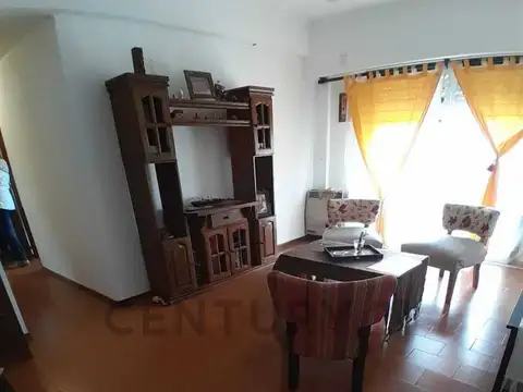 paso 100, Piso 1 piso