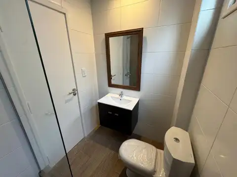 Departamento amplio al frente en venta
