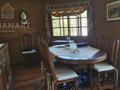 Casa en Venta con 3 cocheras