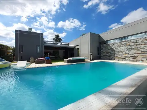 Casa en venta de seis ambientes con piscina en Fincas de Iraola II - Foto 0
