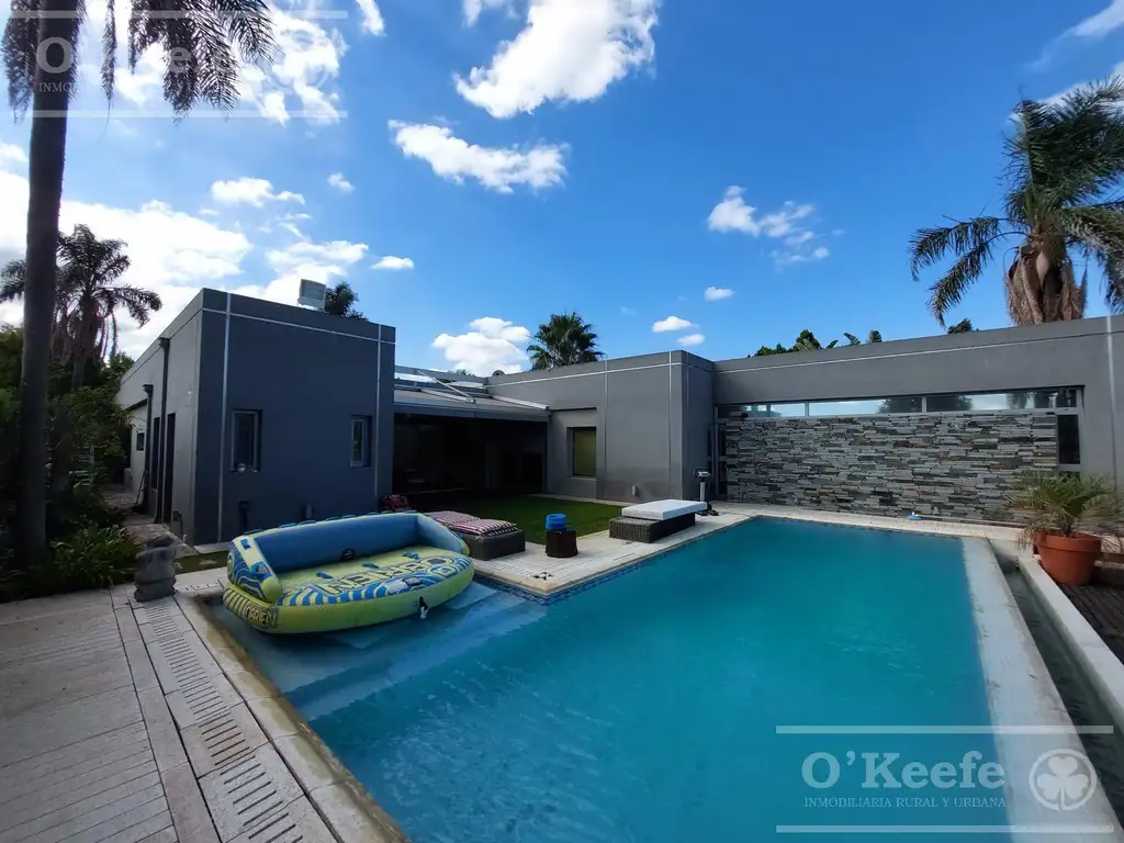 Casa en Venta - 3 dormitorios - USD 800.000