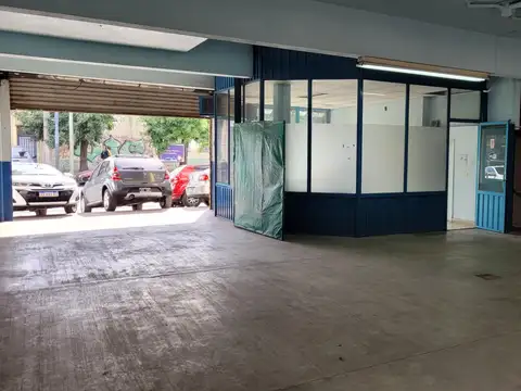 Local en Alquiler Via Pública