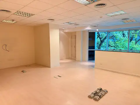 Oficina en Alquiler al Norte