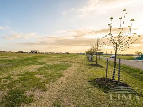 Terreno en Venta en Funes, USD 160.000