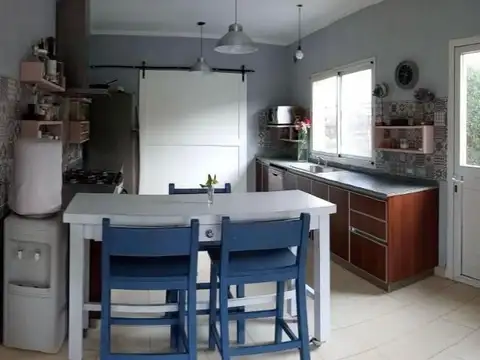Casa 5 ambientes con 3 baños