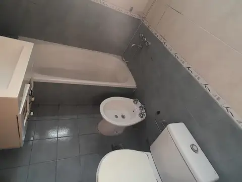 Alquiler dspto de 3 ambientes en Lanus Oeste