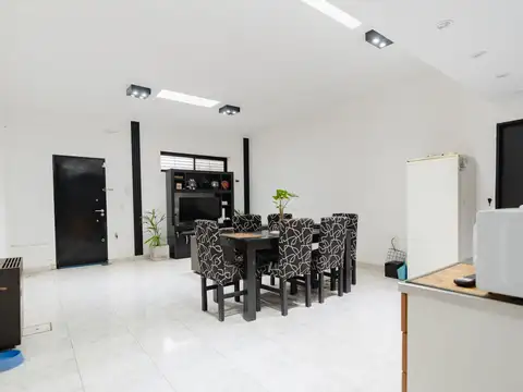 CASA EN VENTA 2 DORMITORIOS REP DE LA SEXTA PATIO
