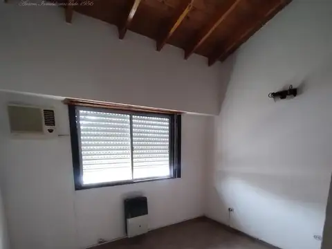 Depto Tipo Casa 2 ambientes con 1 baño