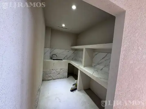 Local en alquiler en Ruta 27 - Nordelta