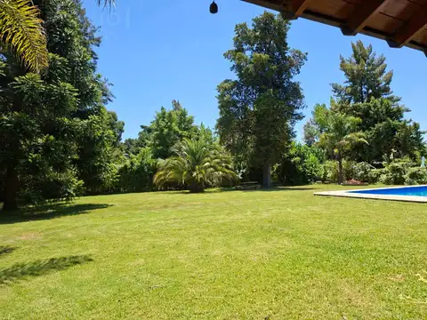 Casa en Venta con 2 cocheras