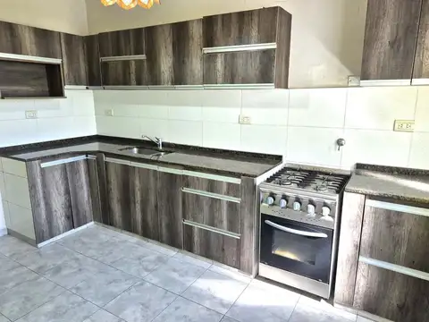 Casa 3 ambientes con 1 baño