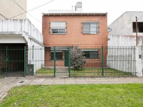 VENTA CASA PABLO PODESTA - PERMUTA