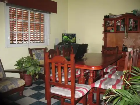 OPORTUNIDAD CASA 4 AMBIENTES ESCUCHA OFERTA