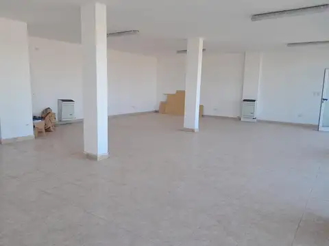 Local en Venta en General Fernandez Oro, USD 160.000