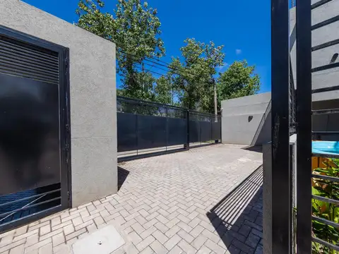 Casa 6 ambientes con 1 baño