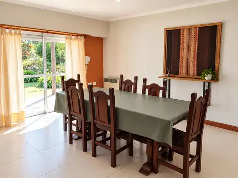 Casa 4 ambientes con 3 baños