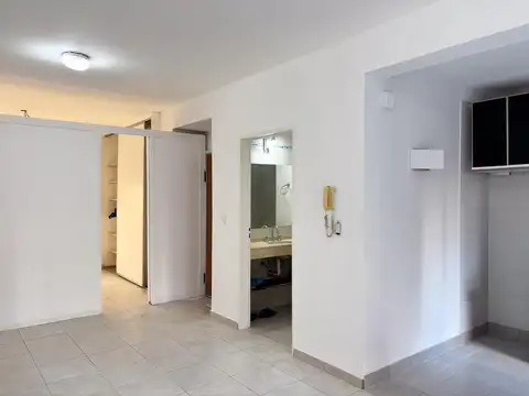 Departamento en Villa Urquiza - Semipiso c/ 2 balcones EXCELENTE UBICACIÓN