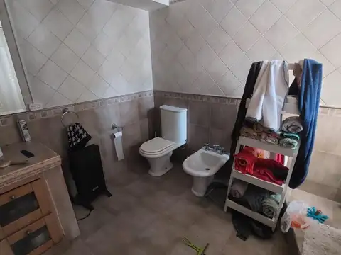 CHALET EN ADROGUE-MUY BUENA UBICACION