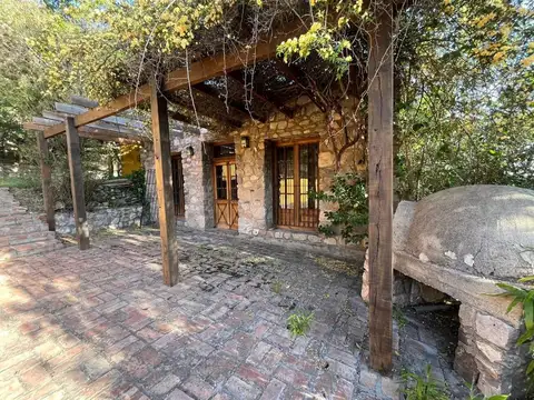 CASA EN VENTA 4 DORM EN LA CUMBRE