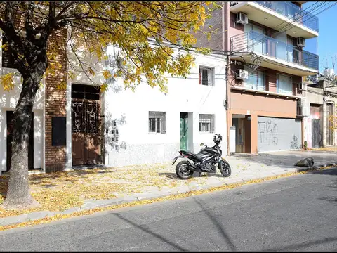 3 FEBRERO 2867 DPTO DE PASILLO ANTIGUO (NO PH) CON PATIO