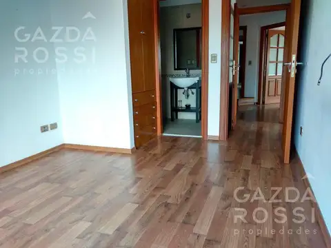 Departamento en Venta con 2 cocheras