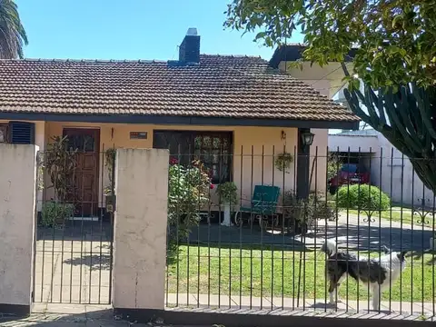 Casa de 4 ambientes - Ituzaingó sur
