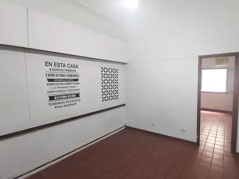 Local + departamento 2 Amb chico Planta Baja con patio