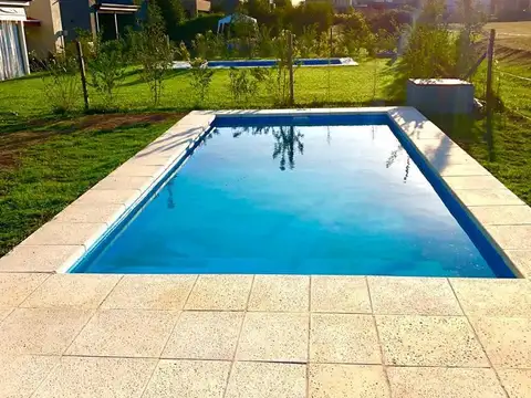 Casa en Alquiler con 2 cocheras