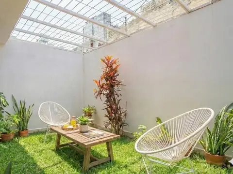 Venta Departamento 1 Dormitorio Con Patio Verde Y Bajas Expensas Zona Centro