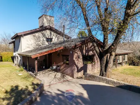 Se vende Casa c/ costa de arroyo V. Gral Belgrano