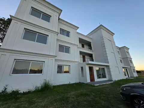 Departamento  en Alquiler en Pinares CC, Exaltación de la Cruz, G.B.A. Zona Norte