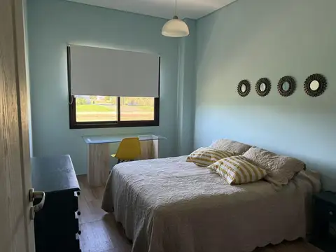 Casa 6 ambientes con 2 baños