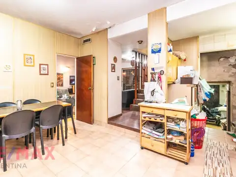 Casa 6 ambientes con 2 baños
