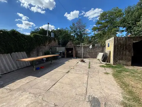Casa 4 ambientes con 1 baño