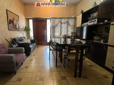 Casa 4 ambientes con 1 baño