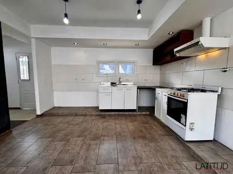 Casa en Alquiler con 1 cochera