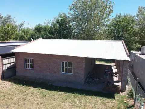 Carcaraña y Bv de la Esperanza al 1100