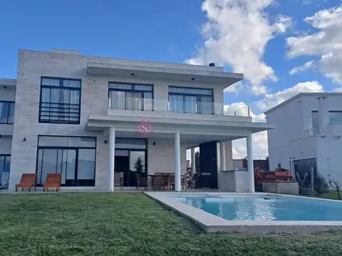 Casa en Alquiler en San Sebastian, USD 2.400