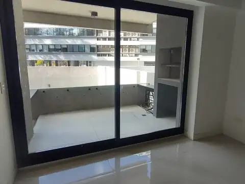 Juan Carlos Cruz 1800, Piso 1