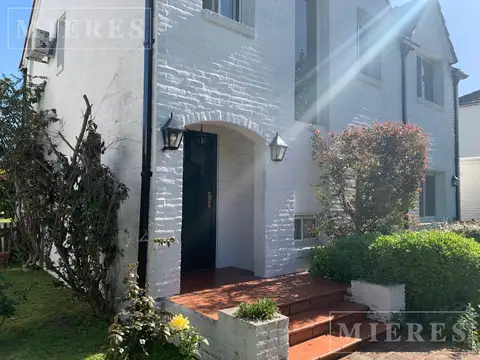 Casa en Alquiler de 3 dormitorios