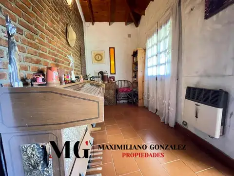 Casa 4 ambientes con 2 baños