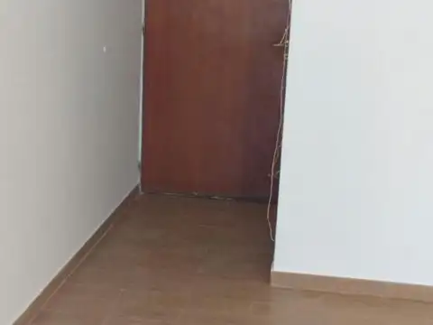VENTA OFICINA EN EXCELENTE UBICACION C/RENTA 