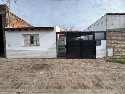 CASA EN VENTA EN PERGAMINO