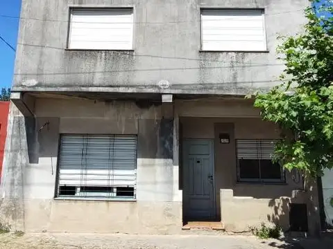 Casa sobre importante lote de 375 m2