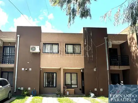 Dúplex en venta de 2 dormitorios c/ cochera en Villa Gobernador Udaondo