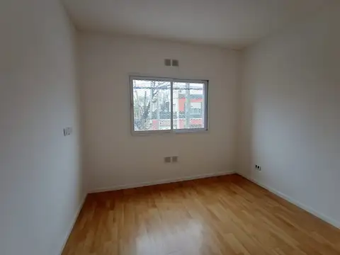 Departamento tres ambientes en excelente estado