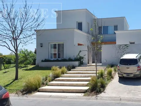 Casa en alquiler de verano sobre lote a la laguna. San Francisco, Villa Nueva