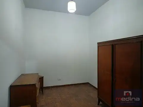Alquiler de PH 2 dormitorios al frente con entrada independiente